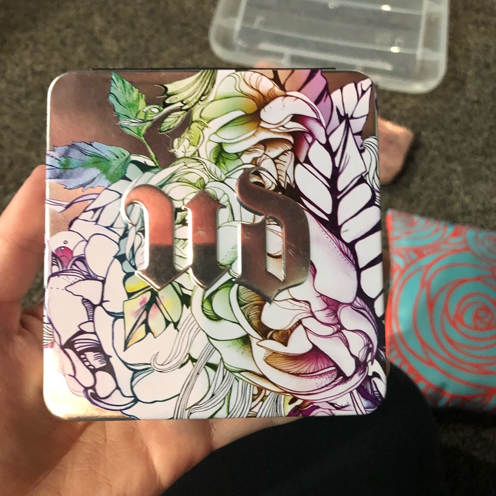 Urban Decay Eyeshadow Compact